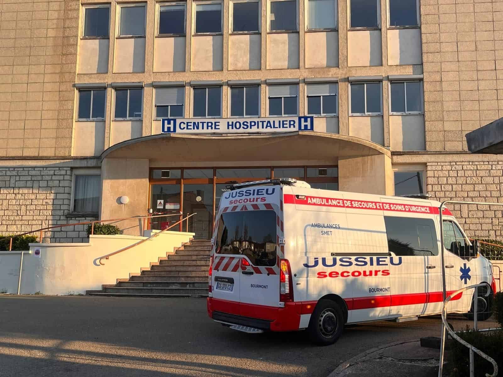 Ambulance européenne devant un hôpital, coût rapatriement sanitaire Europe en 2026