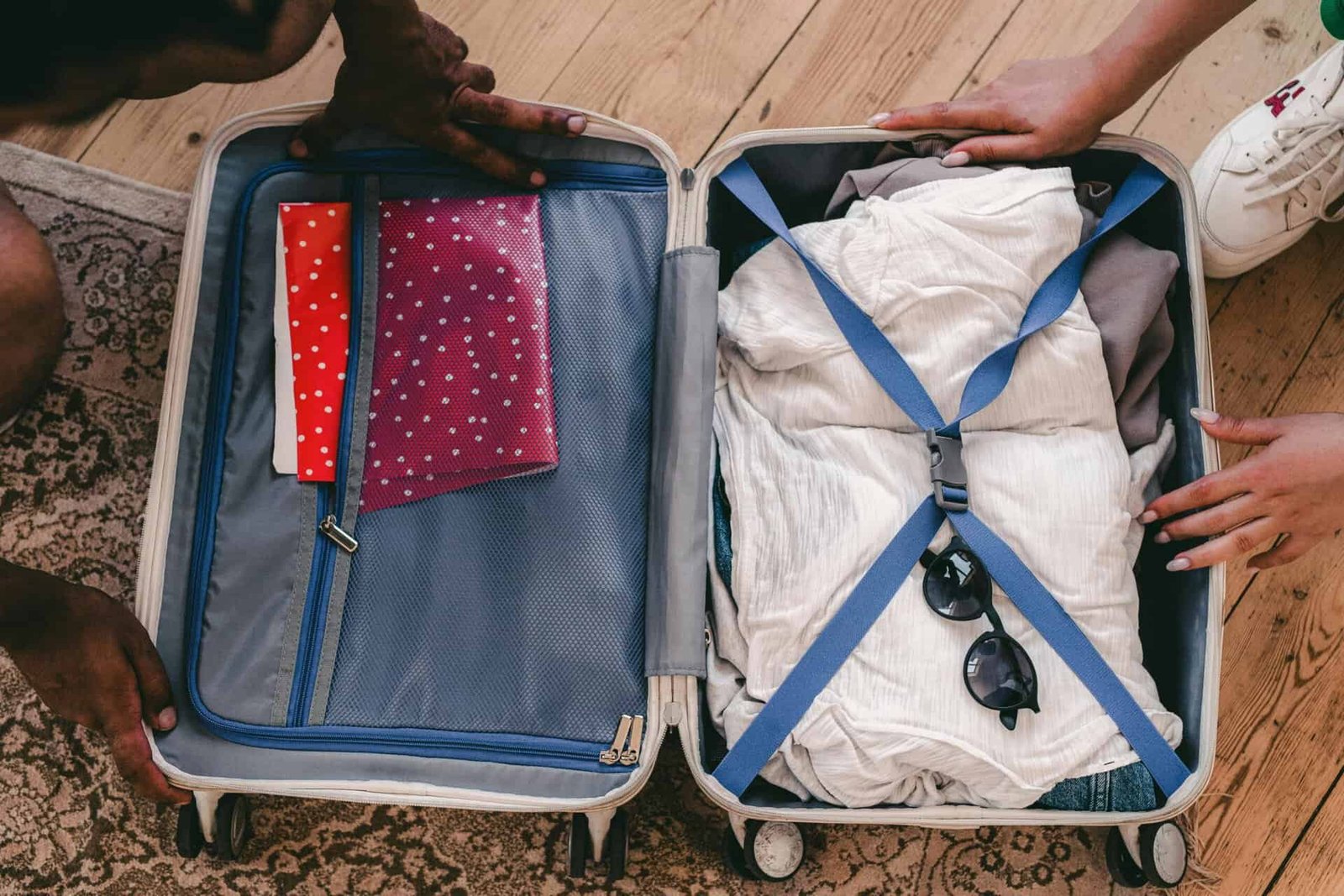 Organisation d'un bagage cabine 2026 avec packing cubes pour voyager léger sans supplément